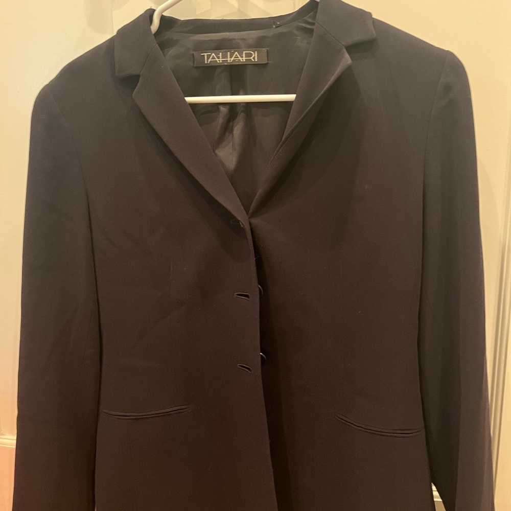 Tahari Women's Black suit Jacket